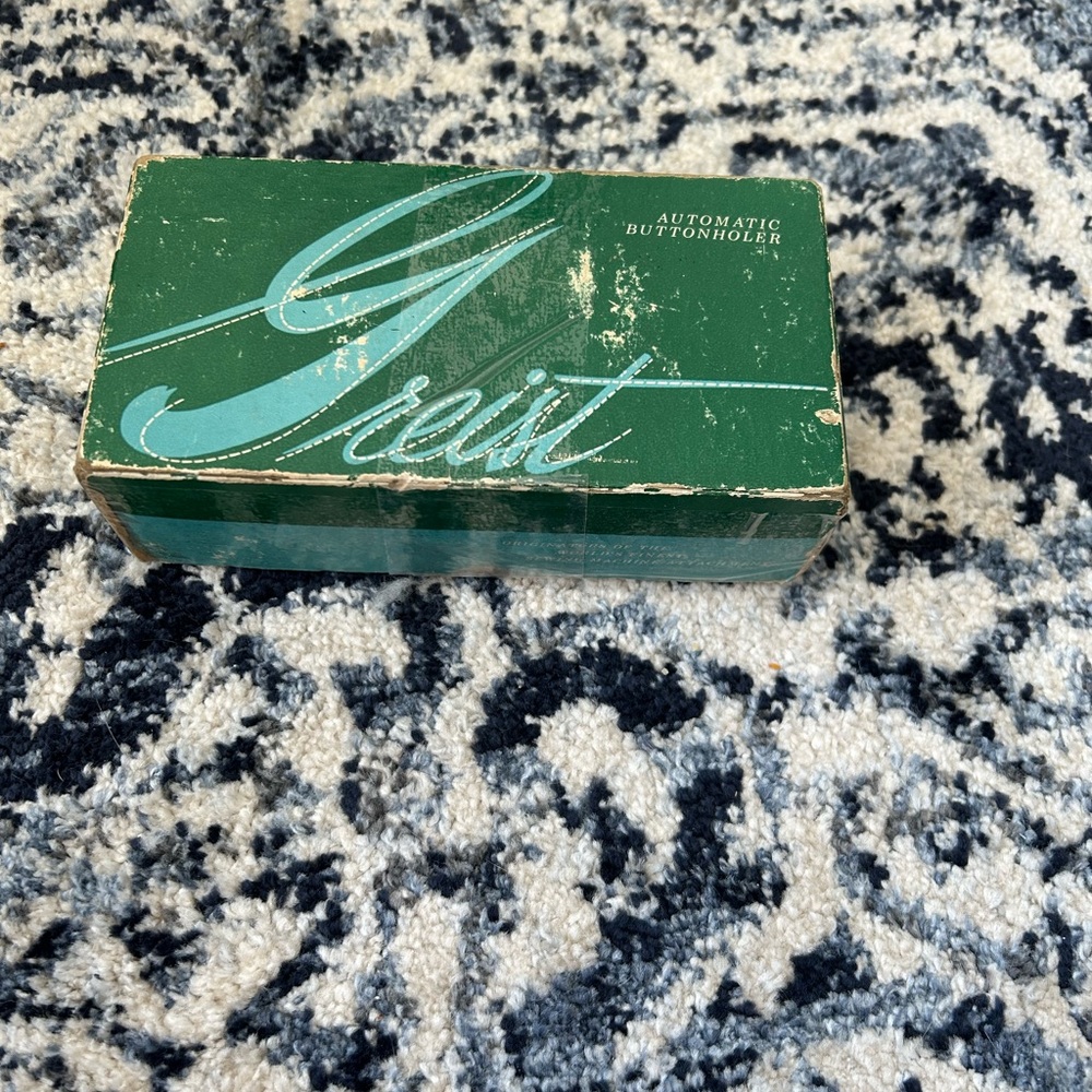 Vintage Greist buttonholer